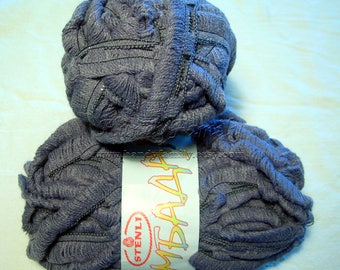 SUPER SALE! Ruffle yarn, lambada, flamenco, can can, fantasy, sashay. The yarn for the ruffle bubble scarf. Graphite (19) DSH(P1)