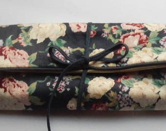 Floral Cloth Folding Jewelry Pouch!