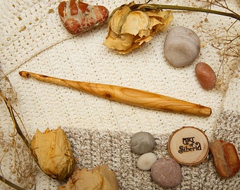 Crochet hook 5 mm of 100% natural SIBERIAN CHERRY WOOD for knitting for yarn #K45