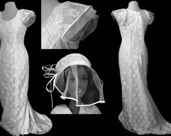 Close fitting wedding dress