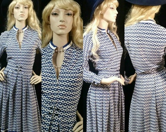 Vintage 70's Navy and White Nehru collar Dress