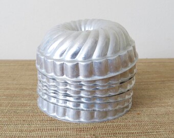 Vintage Metal Small Bundt Cake Pans - Individual Metal Gelatin Ring Molds (Set of 14 - Two Sizes)
