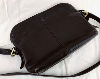 Vintage Coach Leather Shoulder Bag. Black.