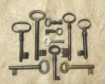 antique keys, antique skeleton keys, vintage keys, 10 genuine iron and brass skeleton ornate keys - old keys, keys lot (C-6).