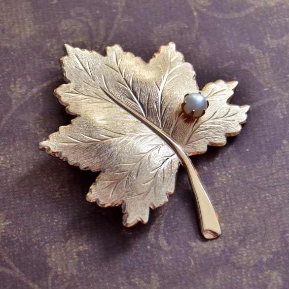 Vintage Gold Tone Maple Leaf Brooch Pin Faux Pearl 1960s