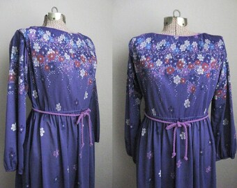 1970s Vintage Dress Purple Flower Print Secretary Dress Boho Chic 70s Day Dress / Medium
