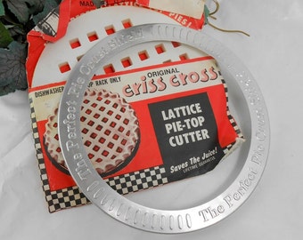 Vintage lattice pie crust cutter and pie crust shield vintage baking supplies the pie baker dynamic duo pie decor tools keep the juice in