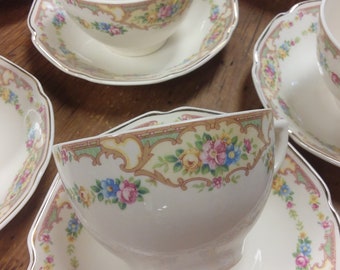 Set of 4 or 8 Cups & Saucers Mildred by MOUNT CLEMENS