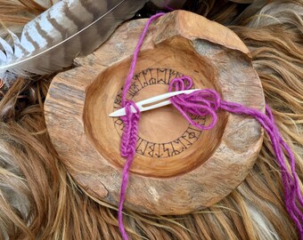 Nalbinding Needle Shuttle , knotless netting hand carved quality use in tradition of Nålbinding