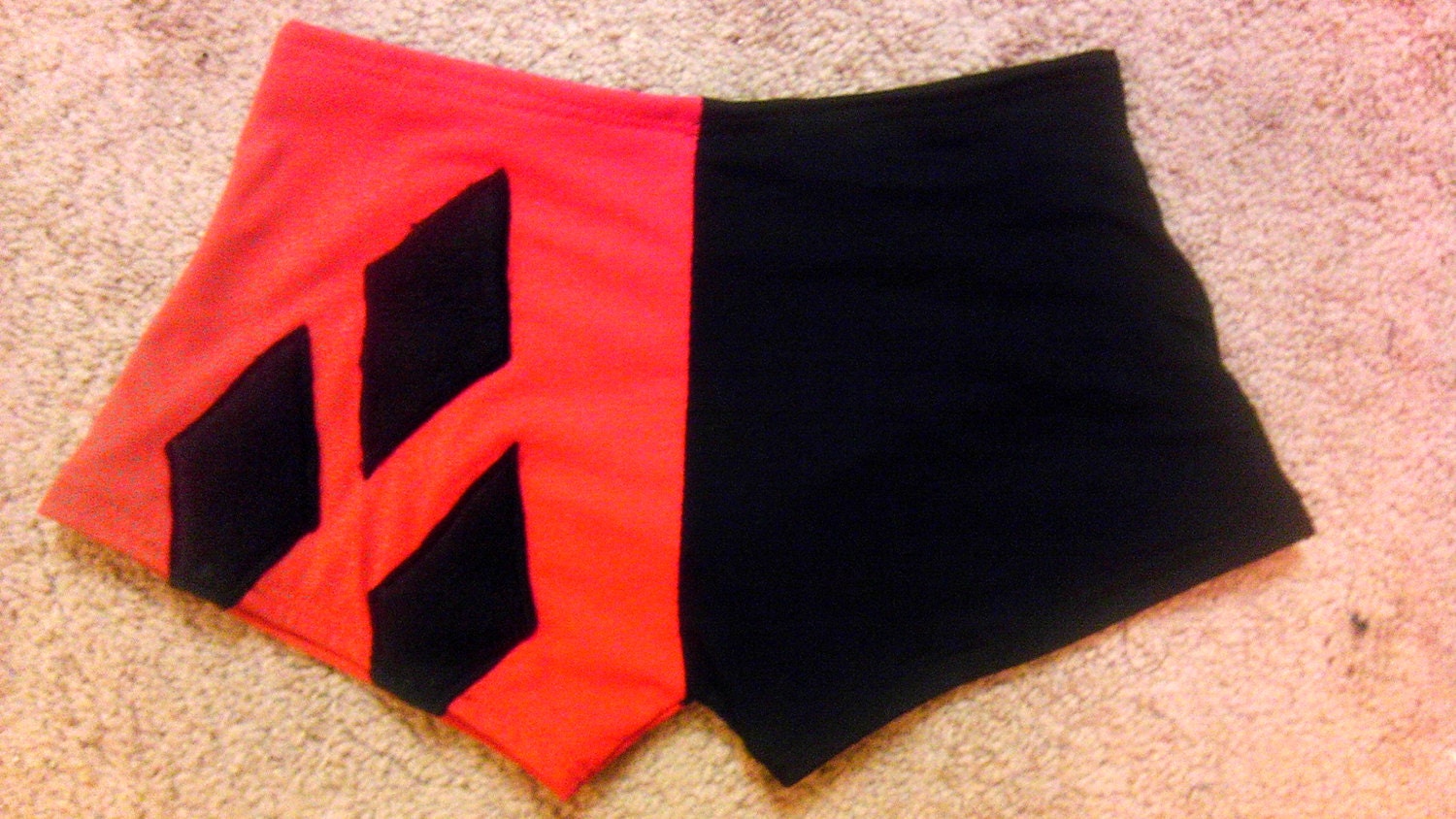 harley quinn booty shorts-new 52