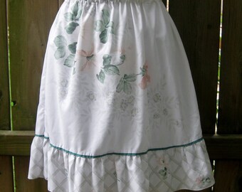 Les filles jupe taille 10, taie d’oreiller Upcycled jupe, jupe filles, taie d’oreiller remodeler, l’école, les filles Floral jupe