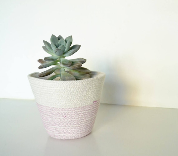 Rope plant pot great for a succulent planter centrepiece for your indoor decor. A boho decor bowl you can use in your entryway or nursery