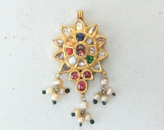 Vintage Antique 20 Carat Gold Pendant Necklace Amulet South India