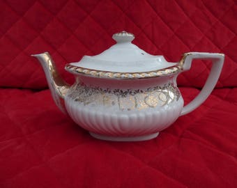 Vintage Gibsons Tea pot, Georgian Design with gilt decoration