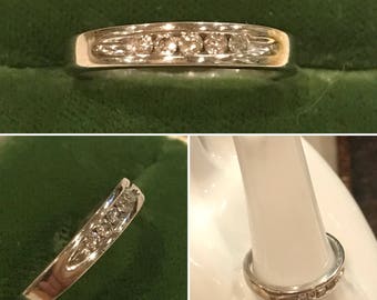 Vintage 14K white gold 5 diamond Wedding, Anniversary, or stacker band ring Sz 7, .20 ctw, 3.7mm 14k channel set diamond ring band