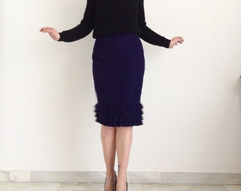 Pencil skirt with flounces. Purple. Tg 40