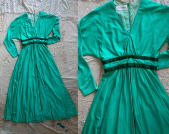 Vintage 1960's 1970's Robert Hyman Milwaukee Sea Foam Floor Length Gown, Long Sleeved, Holidays, Women's Dress