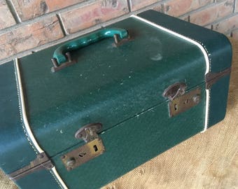 Green vintage train case, overnight case