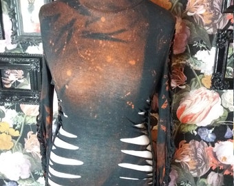 Rollkragen pulli longsleeve cutouts schwarz rot orange braun feuer batik