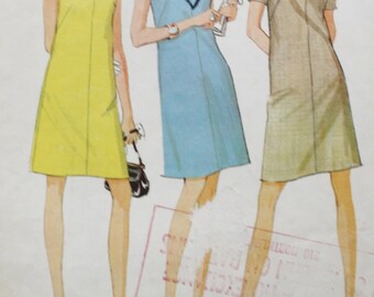 McCalls 9071 Vintage 1960s Yoked Dress, French Darts, Sewing Pattern, Bust 32.5