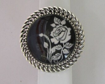 beautiful stylized rose ring