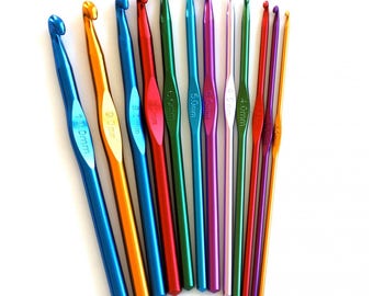 Aluminium Crochet Hook needles, Crocheting knitting metal hooks needles set of 12 pcs from 2.5mm to 10mm coloured hooks 15cm all sizes