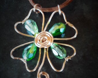 Clover leaf pendant