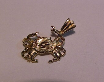 14k yellow gold Crab charm-
