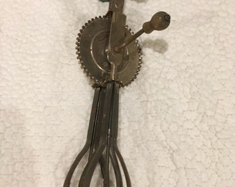 Vintage Green Handle Eggbeater