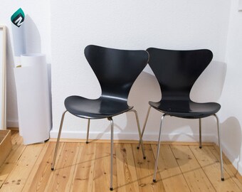 Fritz Hansen Chair Series 7 by Arne Jacobsen, Danish design