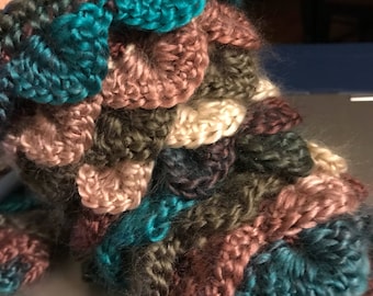 Crocheted Fingerless Gloves crocodile stitch