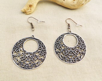 Kit encircled heart filigree earrings - silver black A22253