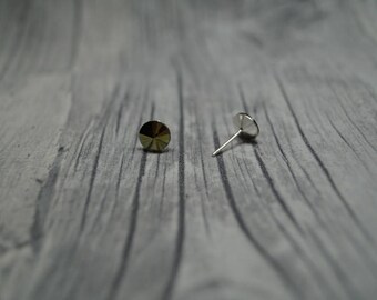 Earrings with SWAROVSKI element gloss