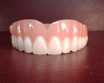 Denture, upper false teeth medium