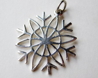 Vintage Sterling Silver Snowflake Winter Necklace Pendant