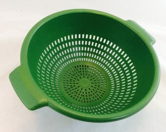 Vintage Colander Avocado Green Plastic Colander Strainer