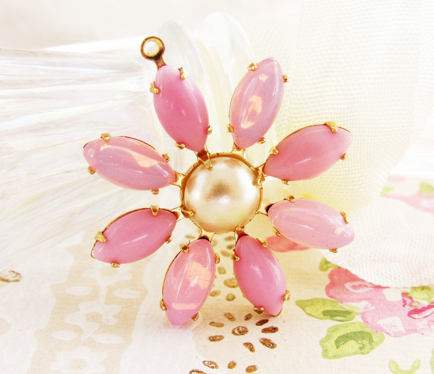 Daisy Flower Opaque Pink Ivory Pearl Pink Opal Rhinestone