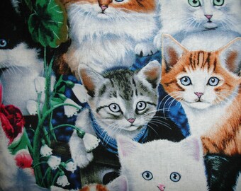 Kittens/Cats Faces print plastic bag holder
