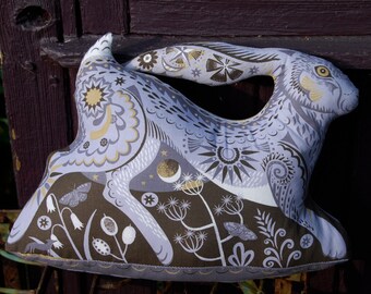 Hester the Hare Tea Towel / Cloth Kit - A silkscreen design by Sarah Young