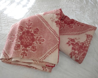 Vintage 1940's Rose Pink Wool Blanket Flower Baskets