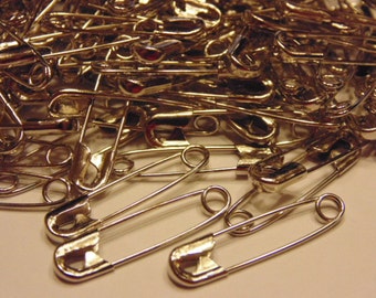 100 safety pins, 28 mm