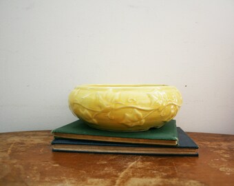 vintage 60s Shawnee Large Round Flower Planter Vase Chartreuse Ivy Bulb Bowl Planter #3025