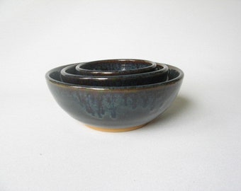 Pottery Nesting Bowls, Set of 3 Bowls that Nest, Pottery Serving Bowls