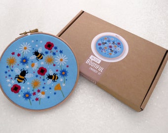 Bees Embroidery Kit, Wild flower Needle Craft Kit, DIY Wildflower Hoop Art, Summer Hand Embroidery Project, Floral Sewing Kit, Sewing Gift