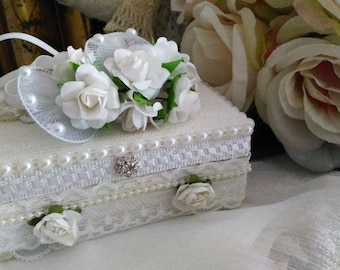 Wedding nice box, box ring bearer white lace and pearls, very shabby chic