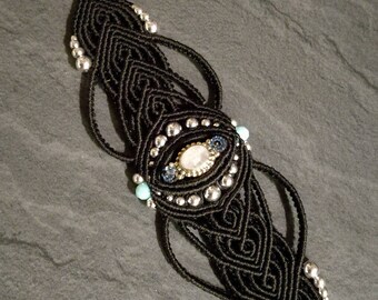 Bracelet macrame and gemstones