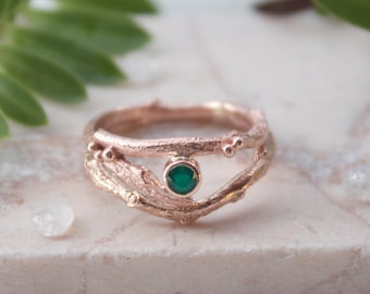 Rose Gold and Emerald Twig Engagement Ring Set-Woodland Wedding Stacking Rings-Rustic Wedding-May Birthstone-Unique Engagement Ring