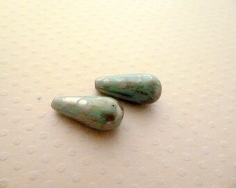 Set of 2 green 20 mm - 0487 CBG20 picasso drops beads