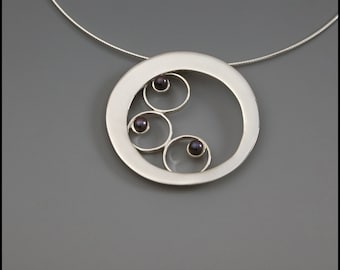 Big Circle with a Cascade of Freshwater Pearls
