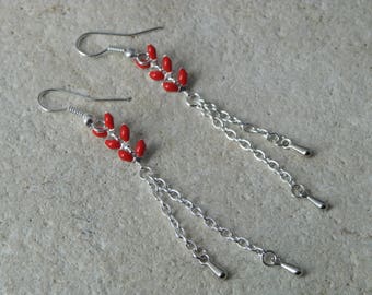 Red enameled ears chain earrings